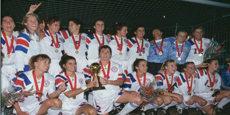 Đội tuyển bóng đá nữ Hoa Kỳ vô địch kỳ World Cup đầu tiên